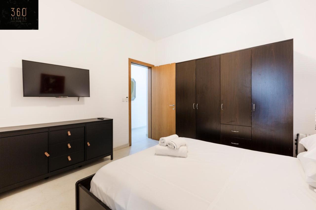 Centre Paceville Apt With Terrace, Bbq & Wifi By 360 Estates Saint Julian's Dış mekan fotoğraf