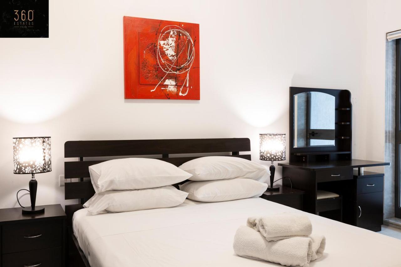 Centre Paceville Apt With Terrace, Bbq & Wifi By 360 Estates Saint Julian's Dış mekan fotoğraf