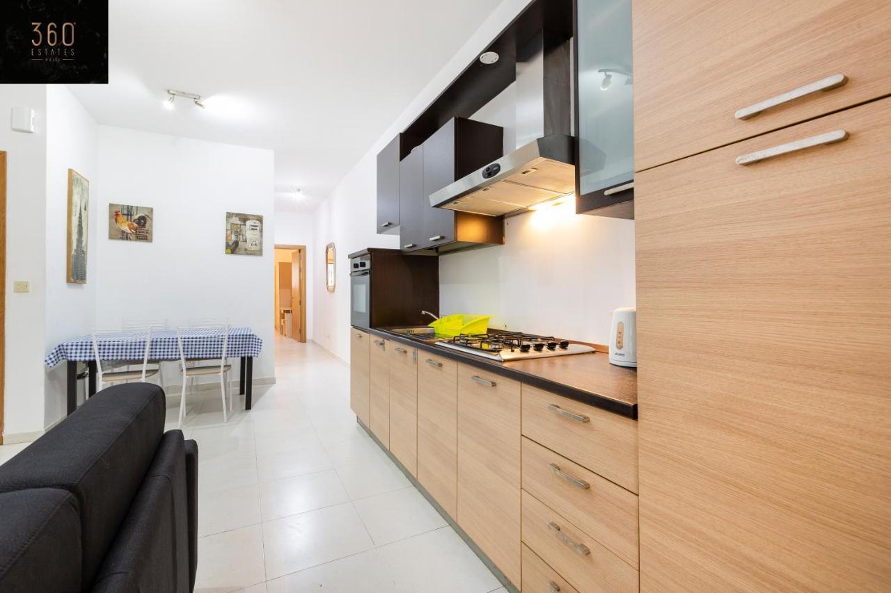Centre Paceville Apt With Terrace, Bbq & Wifi By 360 Estates Saint Julian's Dış mekan fotoğraf
