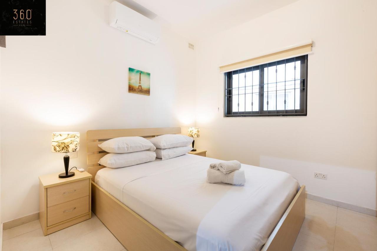 Centre Paceville Apt With Terrace, Bbq & Wifi By 360 Estates Saint Julian's Dış mekan fotoğraf