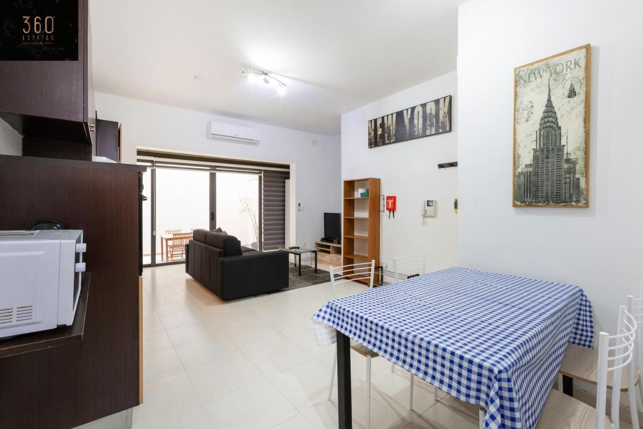 Centre Paceville Apt With Terrace, Bbq & Wifi By 360 Estates Saint Julian's Dış mekan fotoğraf